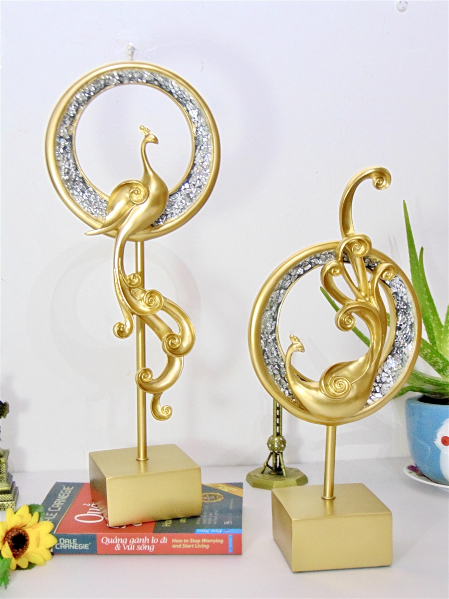 cap-tuong-chim-phuong-hoang-mau-vang-trang-tri-phong-khach