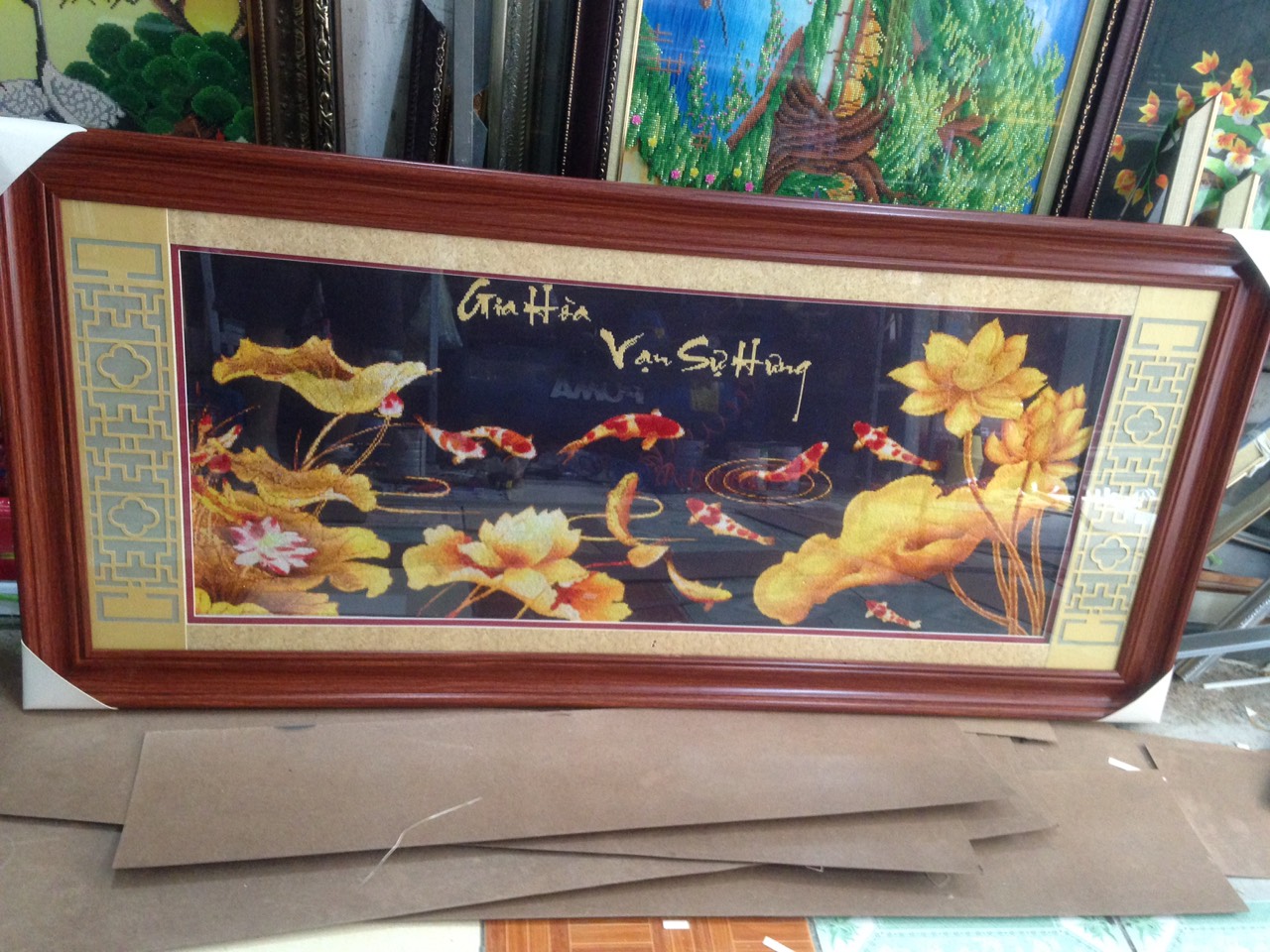 dia-chi-dong-khung-tranh-theu-chu-thap-gia-re-tai-ha-noi