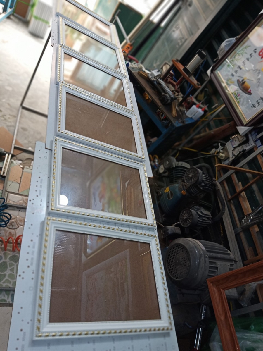 mau-khung-bang-khen-trang-vien-vang-ban-3cm