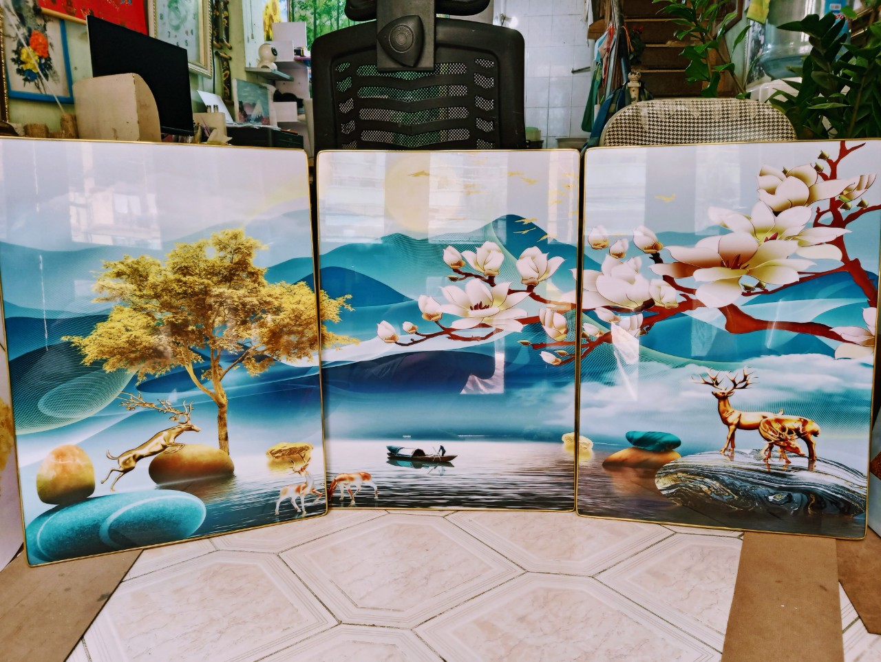 mau-tranh-trang-guong-bo-3-buc-phong-canh-2302