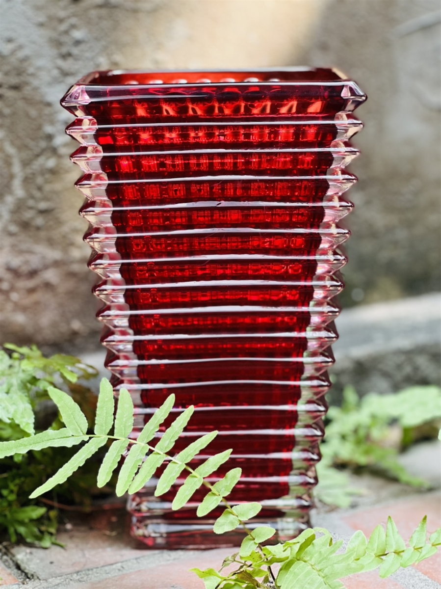 binh-cam-hoa-pha-le-cao-cap-hinh-tru-mau-do