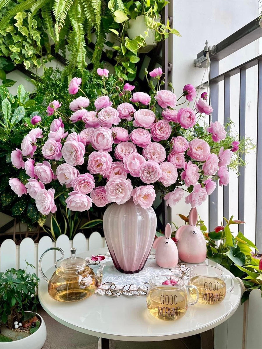 binh-cam-hoa-thuy-tinh-mau-hong