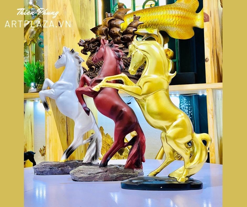 tuong-ngua-dung-trang-tri-phong-thuy-mang-y-nghia-tot-lanh